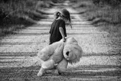 boy-walking-teddy-bear-child-48794
